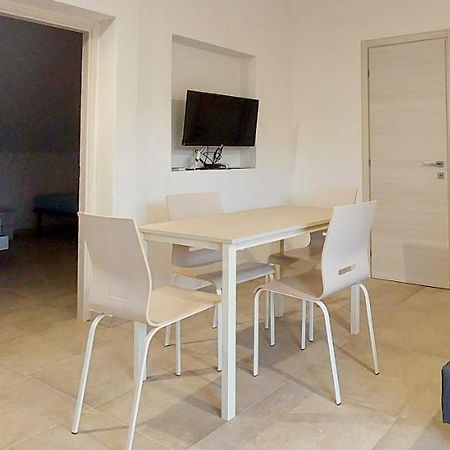 סאן תאודורו Appartamento Brigida Bilocale 3 Posti Vicino Al Centro מראה חיצוני תמונה