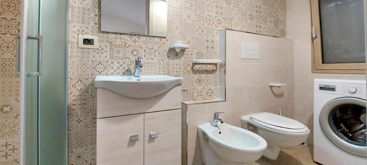 סאן תאודורו Appartamento Brigida Bilocale 3 Posti Vicino Al Centro מראה חיצוני תמונה
