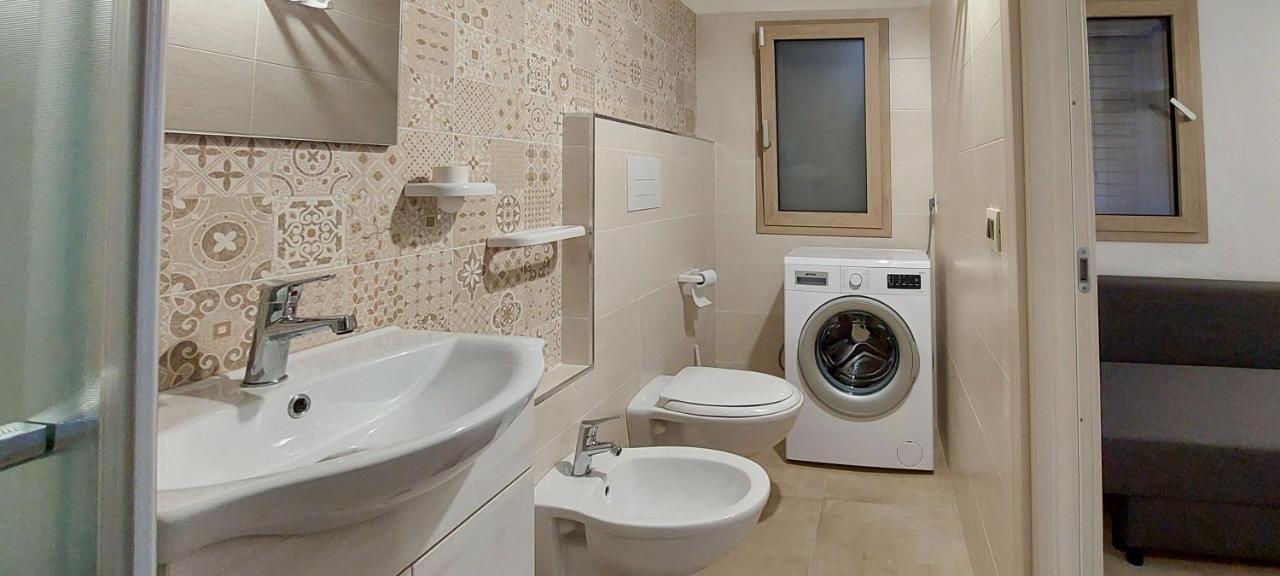 סאן תאודורו Appartamento Brigida Bilocale 3 Posti Vicino Al Centro מראה חיצוני תמונה